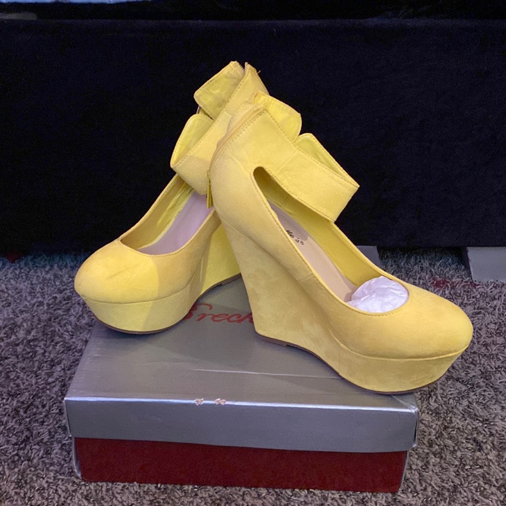 Yellow wedge heels